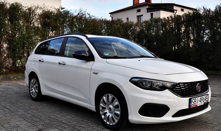 Fiat Tipo cena 42900 przebieg: 136900, rok produkcji 2017 z Dąbrowa Białostocka małe 562